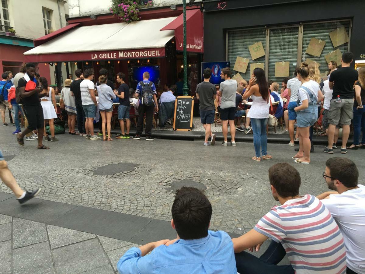 Quartier Montorgueil, Voie Piétonne, Dans Un Immeuble Du Xvème * París